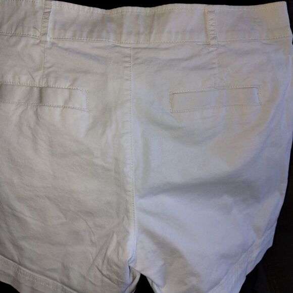 Gap Summer Shorts White Size 12 with 5" inseam - Picture 5 of 11